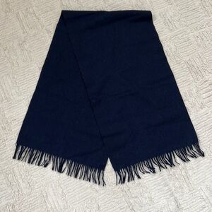 Pendleton 100% wool scarf, solid navy blue with fringe
